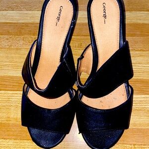 Vintage cork wedge sandles black. Approximately 3-1/2 inch